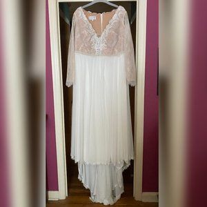 Azazie Melissa Bridal Gown - Size 26 / 26W